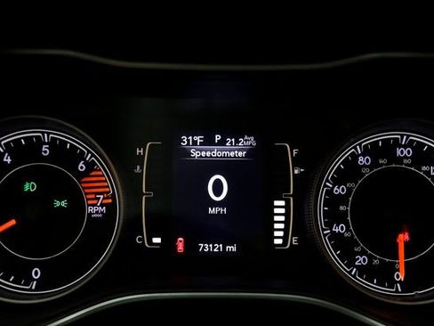 Used 2019 Jeep Cherokee Latitude w/ Cold Weather Group image 8