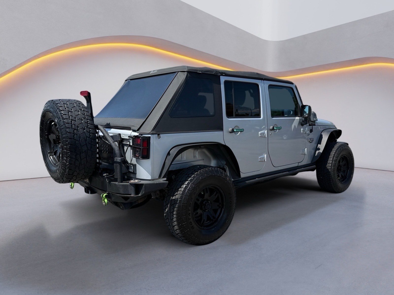 Used 2012 Jeep Wrangler Unlimited Rubicon AWD/4WD image 3