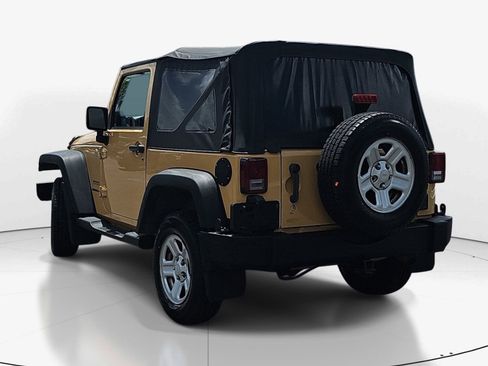 Used 2013 Jeep Wrangler Sport w/ Connectivity Group AWD/4WD image 6