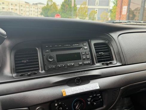 Used 2010 Ford Crown Victoria Police Interceptor RWD image 32
