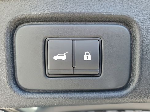 New 2026 Nissan Pathfinder SV image 7