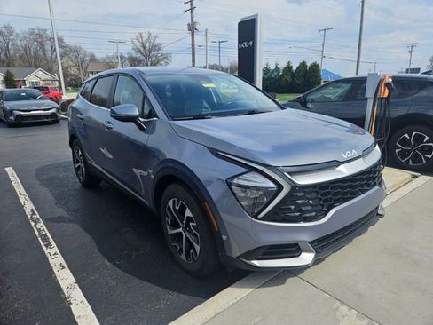 Used 2023 Kia Sportage EX image 4