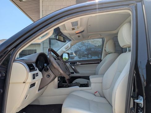 Used 2016 Lexus GX 460 w/ Premium Package AWD/4WD image 17