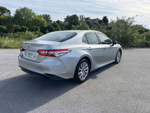 Used 2018 Toyota Camry LE FWD image 3