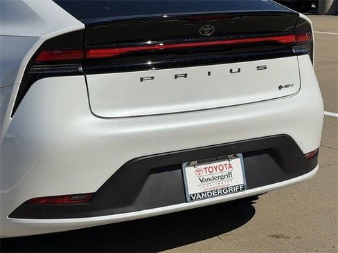 New 2026 Toyota Prius LE image 6