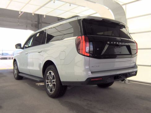 Used 2025 Ford Expedition Max Active AWD/4WD image 7