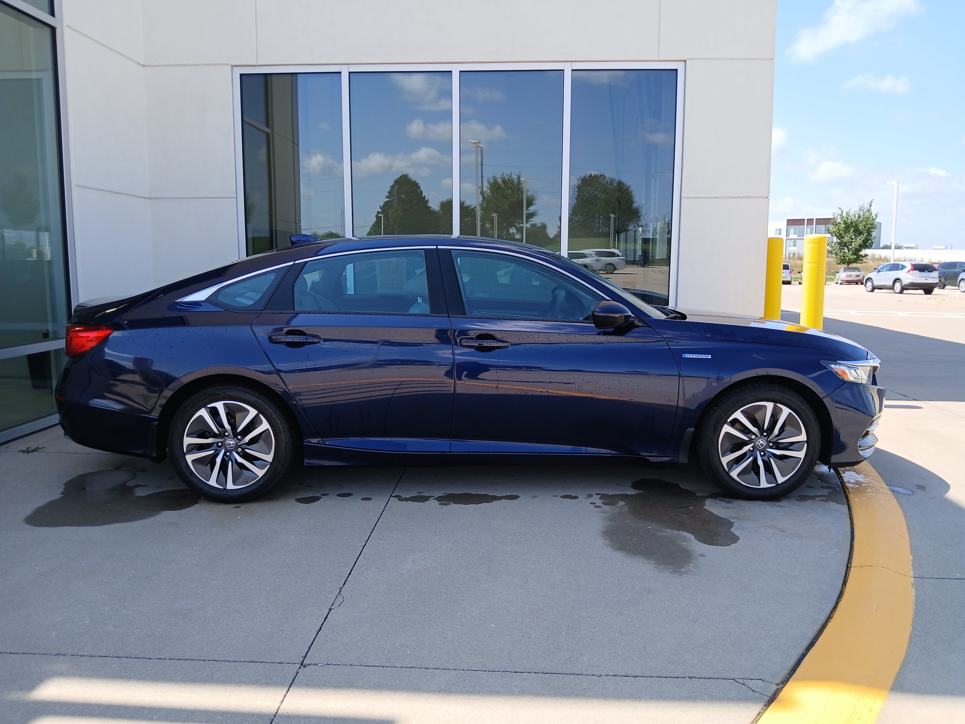 Used 2020 Honda Accord Hybrid image 6