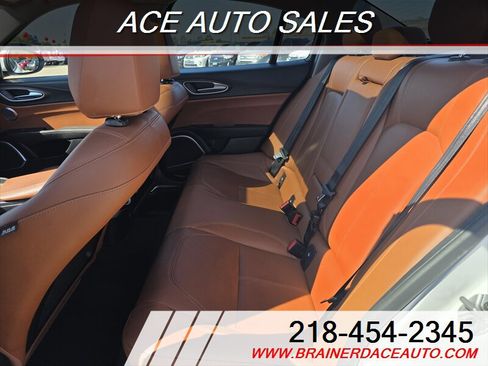 Used 2019 Alfa Romeo Giulia Ti image 11