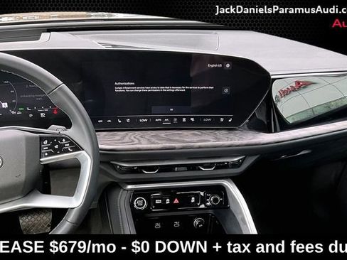 Used 2025 Audi Q5 Premium Plus w/ Premium Plus AWD/4WD image 6