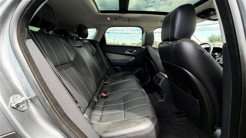 Used 2019 Land Rover Range Rover Velar S AWD/4WD image 39