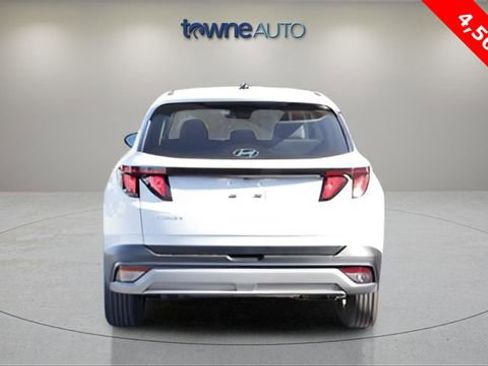Used 2025 Hyundai Tucson SE image 4