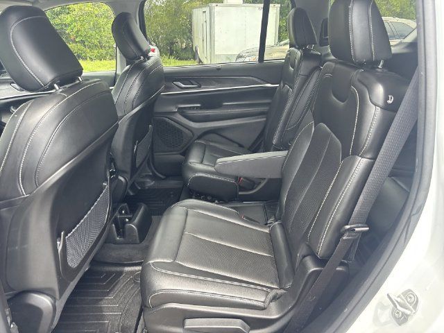 Used 2023 Jeep Grand Cherokee L Limited w/ Luxury Tech Group II AWD/4WD image 23
