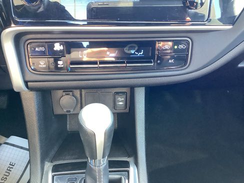 Certified 2018 Toyota Corolla LE FWD image 32