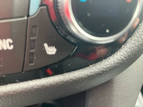 Used 2024 Chevrolet Equinox Premier image 29