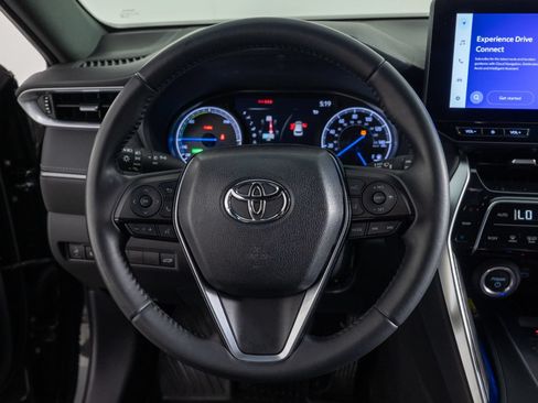 Used 2024 Toyota Venza XLE AWD/4WD image 30
