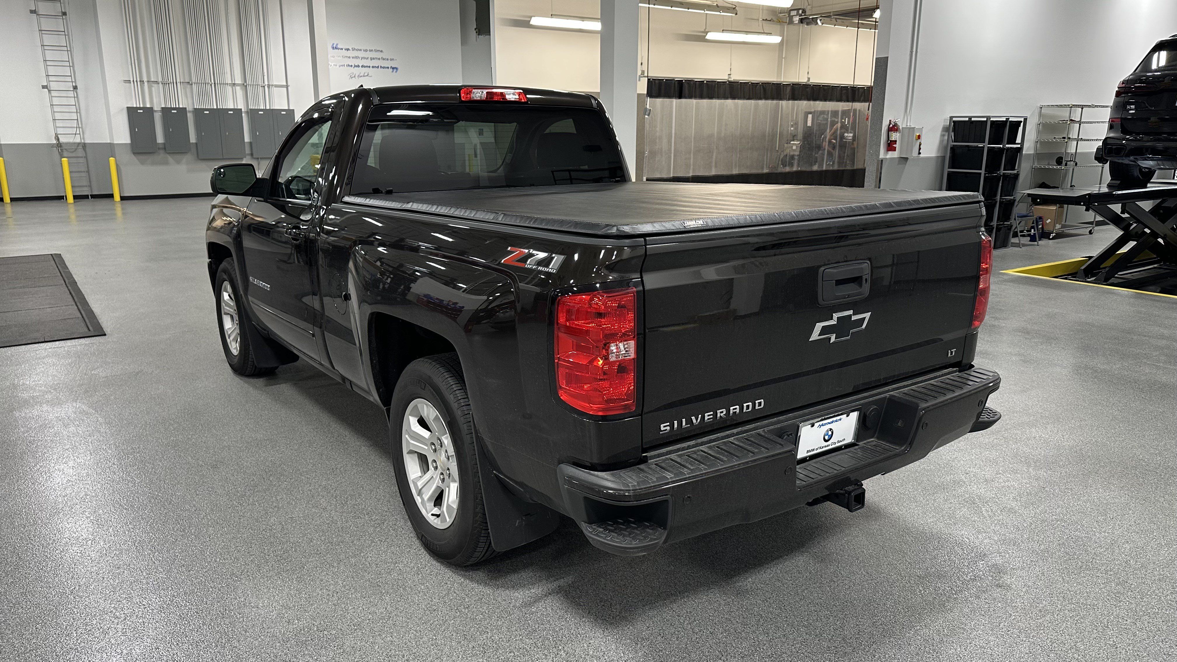 Used 2018 Chevrolet Silverado 1500 LT w/ LT Convenience Package AWD/4WD image 7