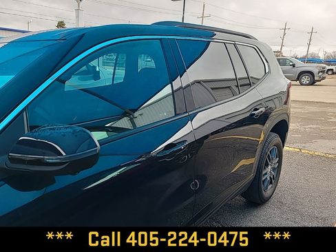 Used 2025 GMC Acadia Elevation image 5