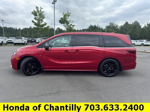 Certified 2023 Honda Odyssey Sport image 4