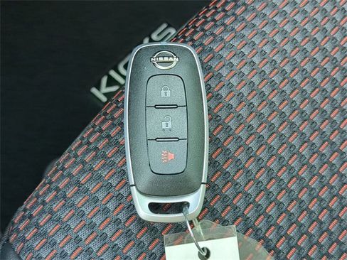 New 2025 Nissan Kicks SR image 27