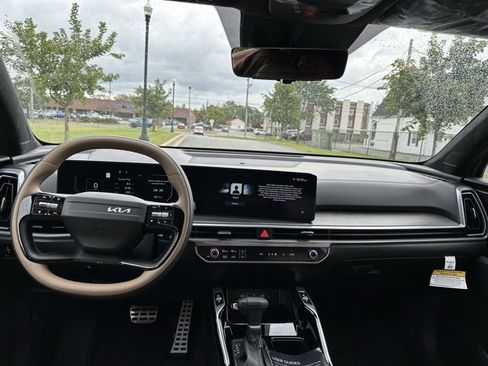 New 2026 Kia Sorento SX Prestige w/ Olive Brown Leather Package image 3