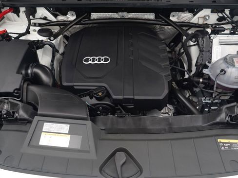 Used 2023 Audi Q5 2.0T Premium w/ Convenience Package image 12