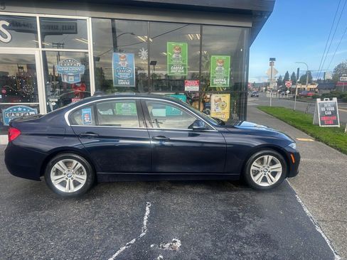 Used 2017 BMW 330i xDrive Sedan image 4