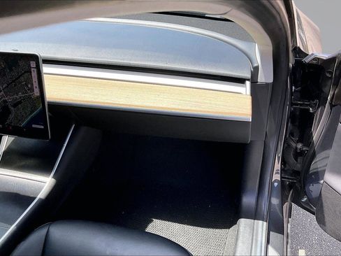 Used 2018 Tesla Model 3 Long Range image 25