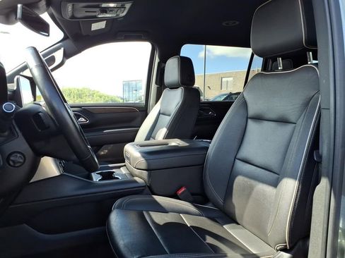 Used 2023 Chevrolet Suburban Premier RWD image 13
