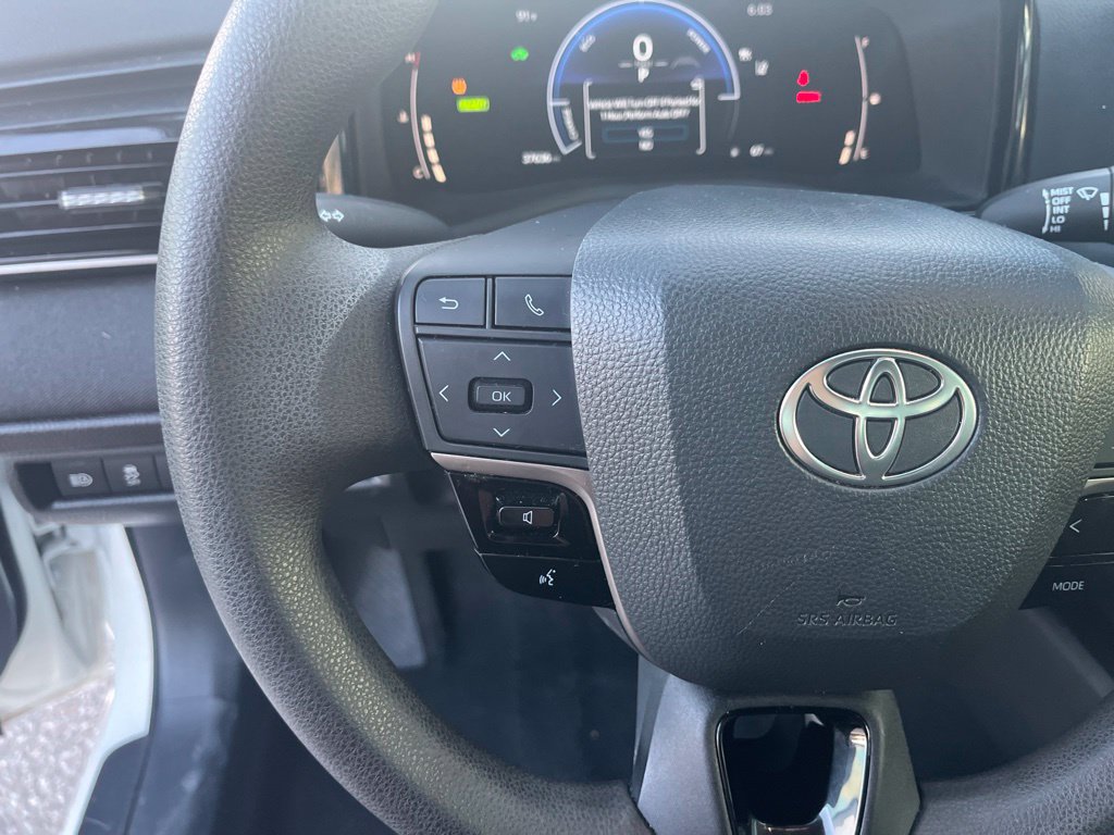 Used 2025 Toyota Camry LE FWD image 13