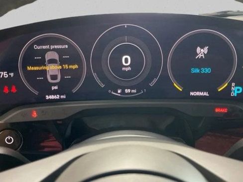 Used 2022 Porsche Taycan RWD image 21