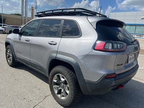Used 2019 Jeep Cherokee Trailhawk AWD/4WD image 4
