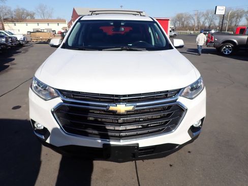 Used 2019 Chevrolet Traverse LT w/ LT Premium Package image 2