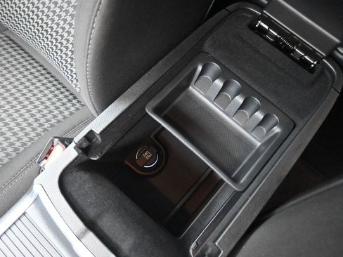 Used 2023 Dodge Charger Scat Pack w/ Navigation & Travel Group image 18