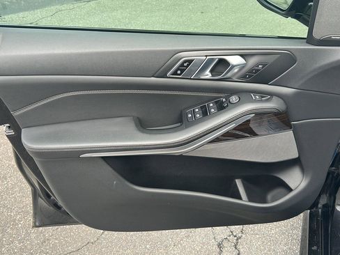 Used 2019 BMW X5 xDrive40i w/ M Sport Package image 11