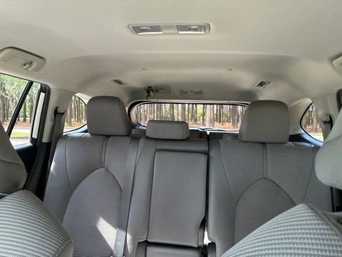 Used 2023 Toyota Highlander L FWD image 29
