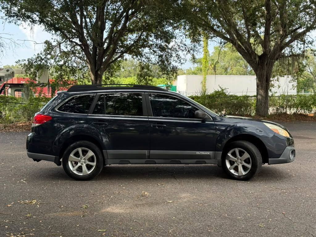 Used 2013 Subaru Outback 2.5i Limited w/ Moonroof Pkg AWD/4WD image 5
