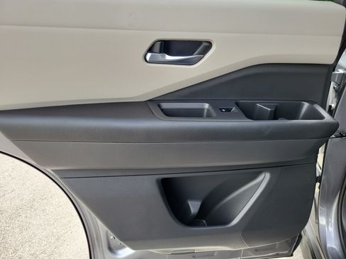 Used 2022 Nissan Pathfinder SV FWD image 27