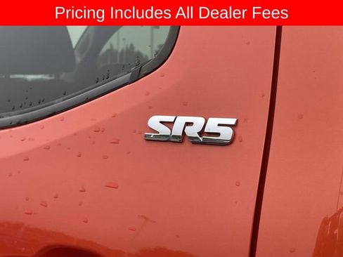 Used 2017 Toyota Tacoma SR5 w/ Tow Package RWD image 4