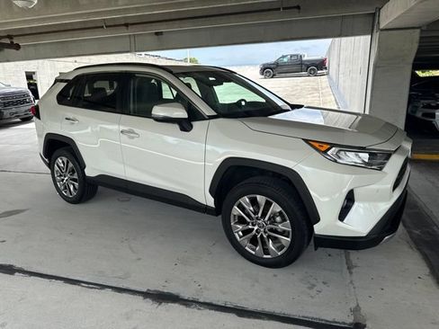 Used 2021 Toyota RAV4 Limited FWD image 16