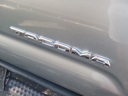 Used 2023 Toyota Tacoma SR5 AWD/4WD image 10