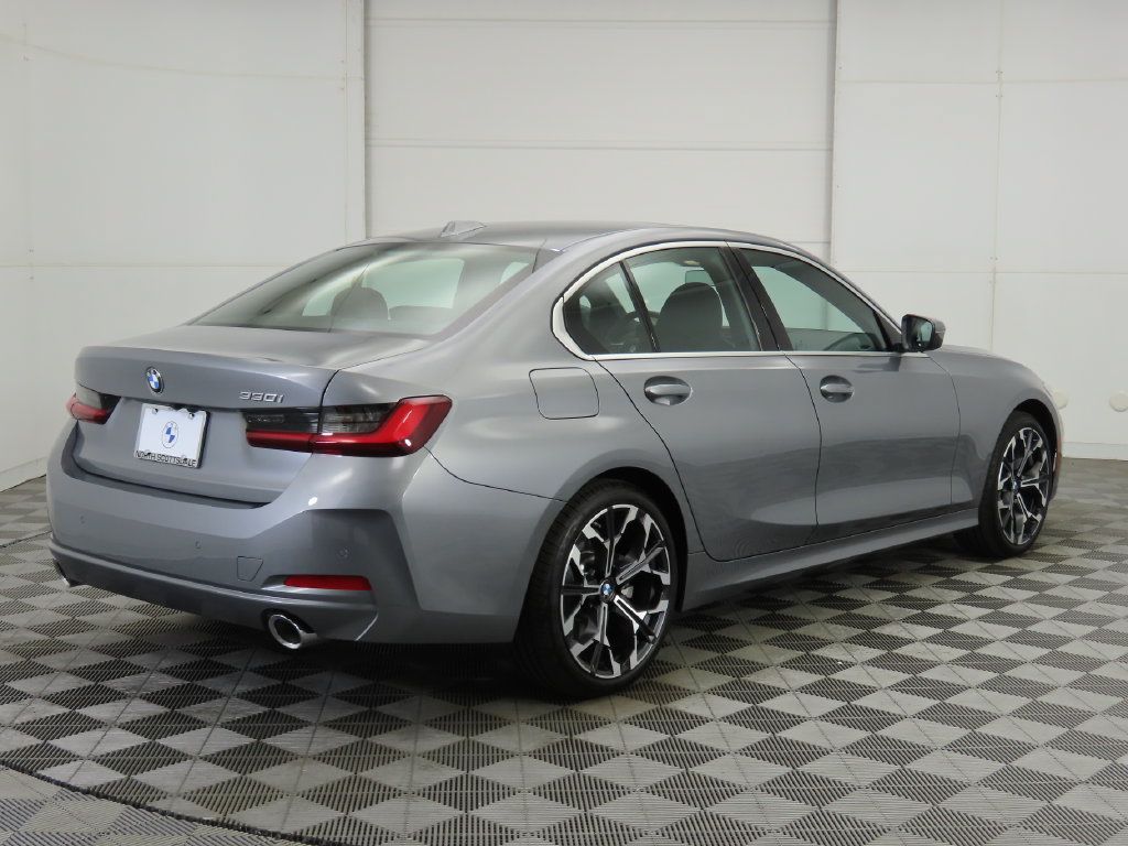 Used 2026 BMW 330i Sedan w/ Convenience Package RWD image 6