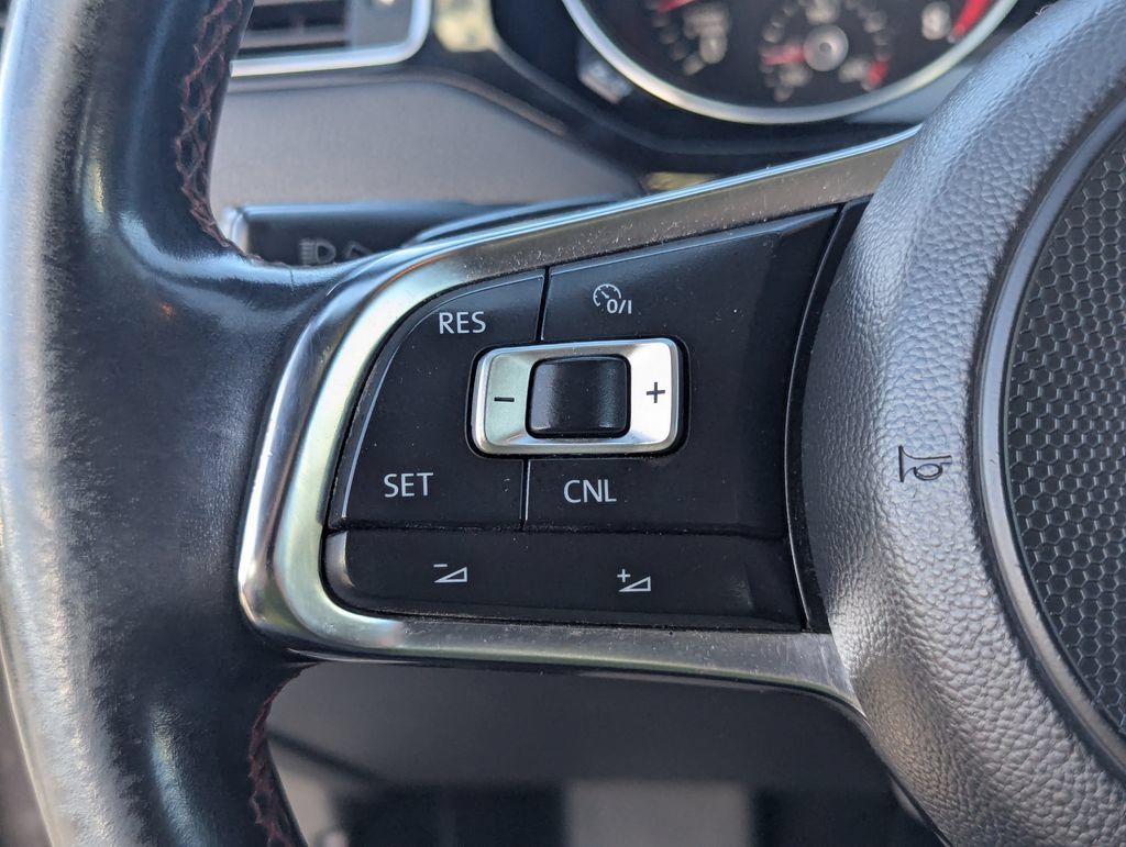 Used 2018 Volkswagen Jetta GLI FWD image 19