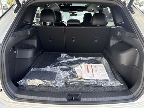 New 2026 Volkswagen Tiguan SE R-Line AWD/4WD image 5