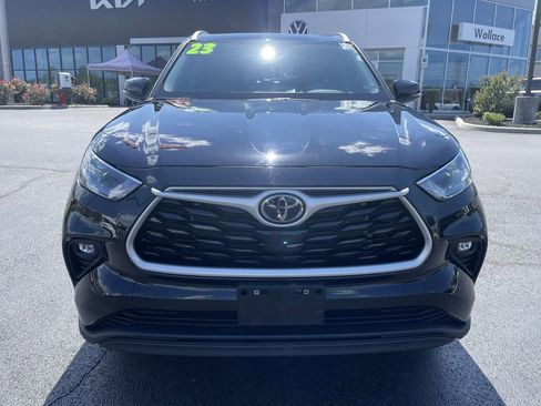Used 2023 Toyota Highlander XLE AWD/4WD image 2