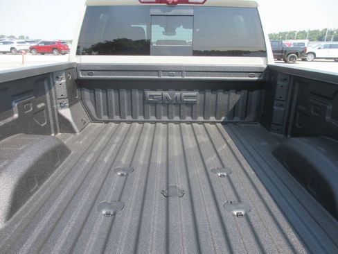 New 2026 GMC Sierra 2500 AT4 w/ AT4 Premium Plus Package AWD/4WD image 7