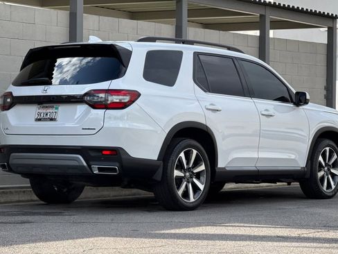 Certified 2024 Honda Pilot Touring image 8