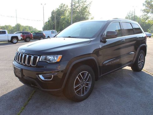 Used 2019 Jeep Grand Cherokee Laredo w/ 18" Wheel & 8.4" Radio Group image 7