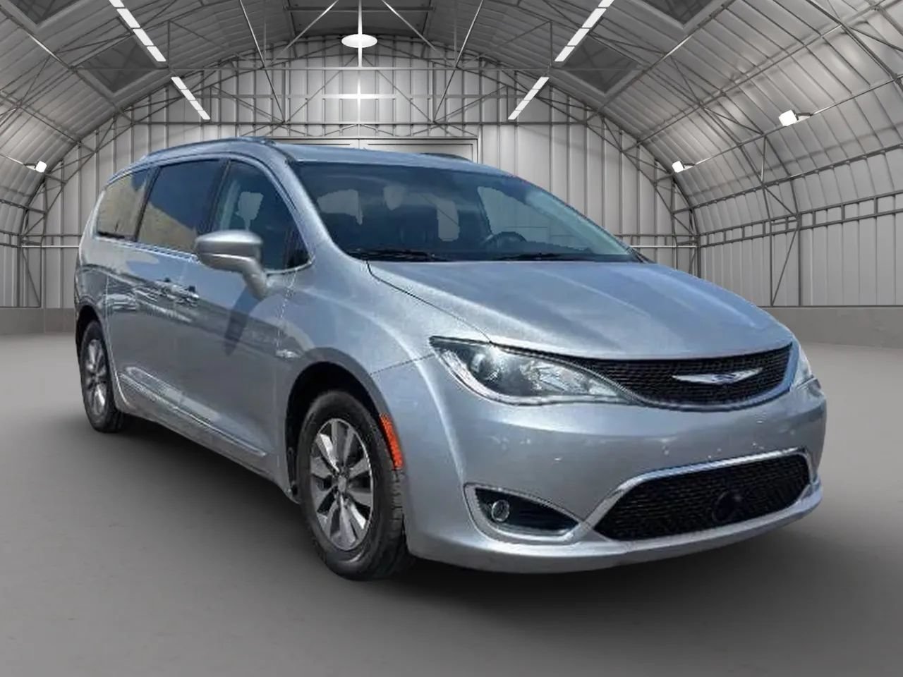 Used 2019 Chrysler Pacifica Touring-L Plus FWD image 1