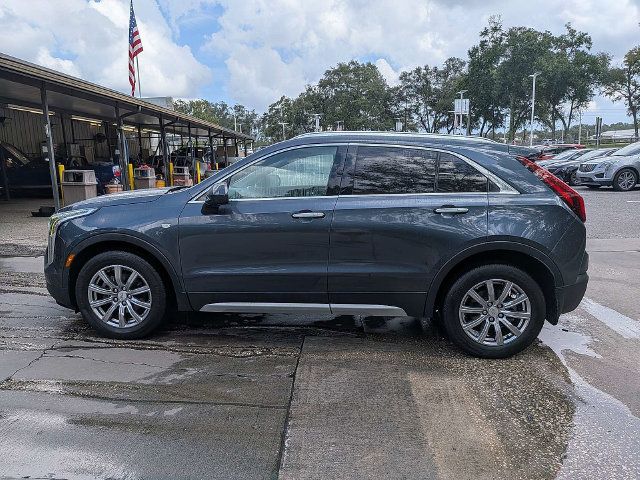 Used 2019 Cadillac XT4 Premium Luxury FWD image 2