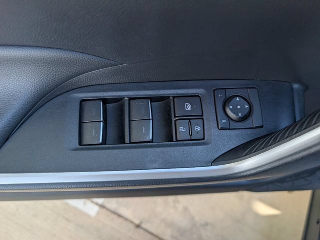 Used 2025 Toyota RAV4 XLE AWD/4WD image 21